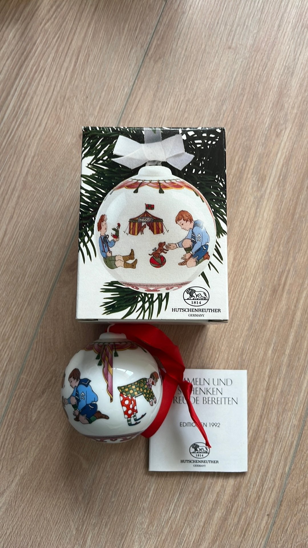 Hutschenreuther kerstbal 1992 porselein nieuw, Ophalen of Verzenden