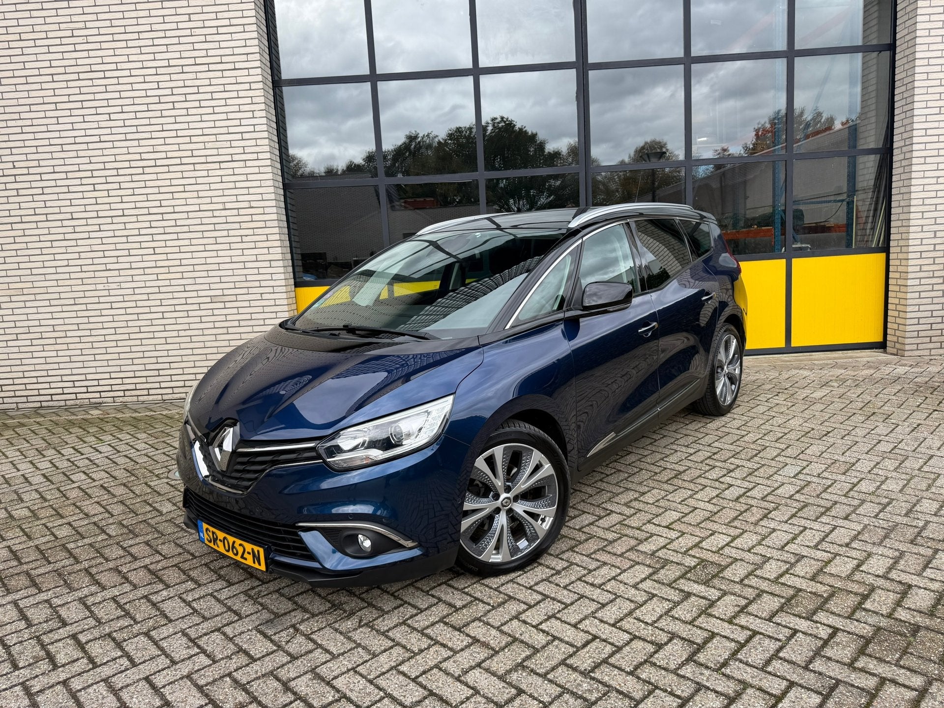 Renault Grand Scénic 1.3 TCe Intens 7p, Trekhaak, achteruit, Auto's, Voorwielaandrijving, Gebruikt, 4 cilinders, 1850 kg