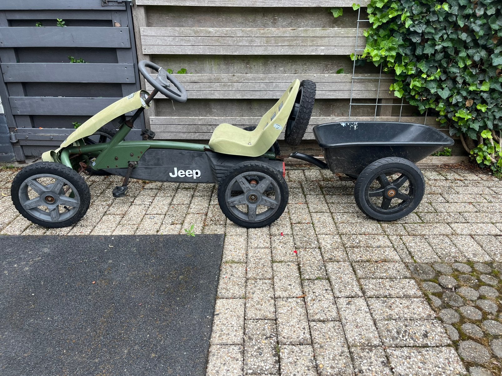 Berg Skelter Jeep met kar, Ophalen, Gebruikt