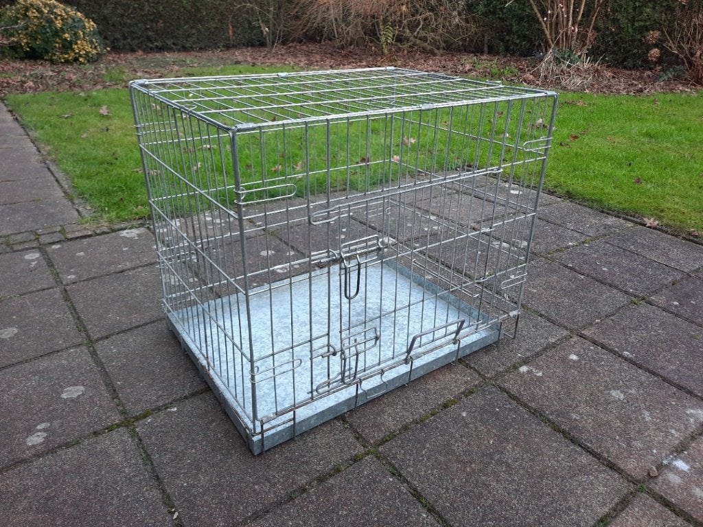 Stevige metalen hondenbench / bench (60 x 46 x 52 cm), Ophalen of Verzenden, Gebruikt