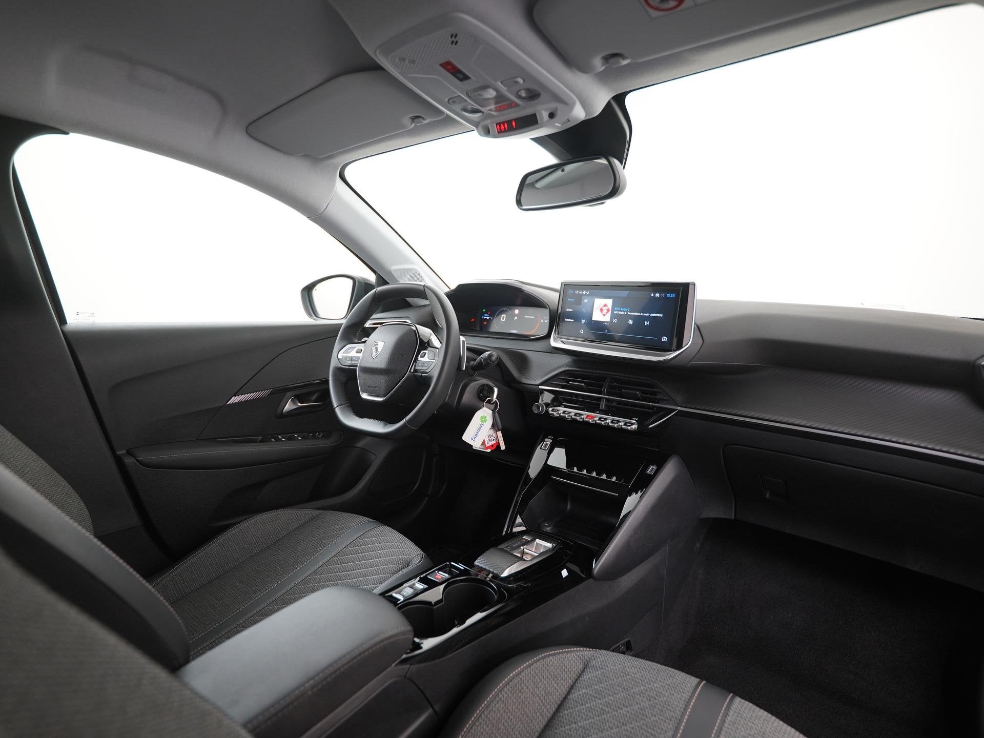 Peugeot 208 1.2 Hybrid 110 e-DCS6 Allure | Apple Carplay | P, Auto's, 1195 kg, Gebruikt, 1199 cc, Leder en Stof