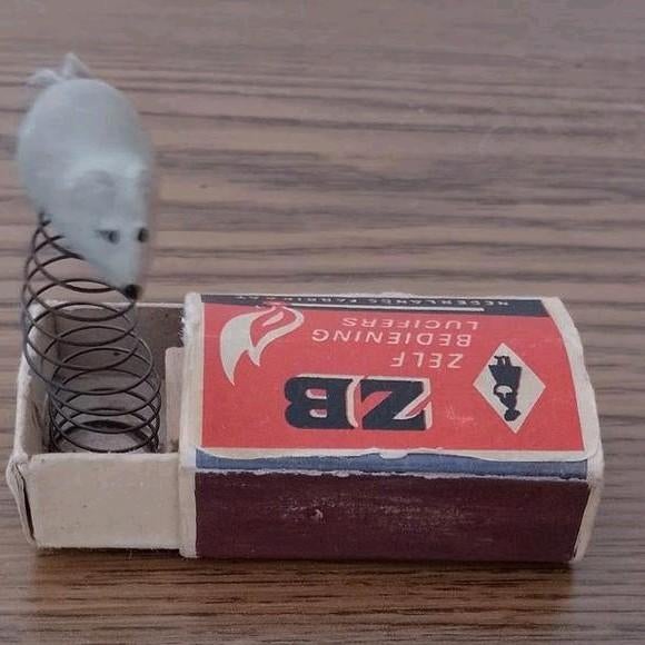 Zeldzame Vintage luciferdoosje met 2x fopmuisje erin, Antiek en Kunst, Ophalen of Verzenden