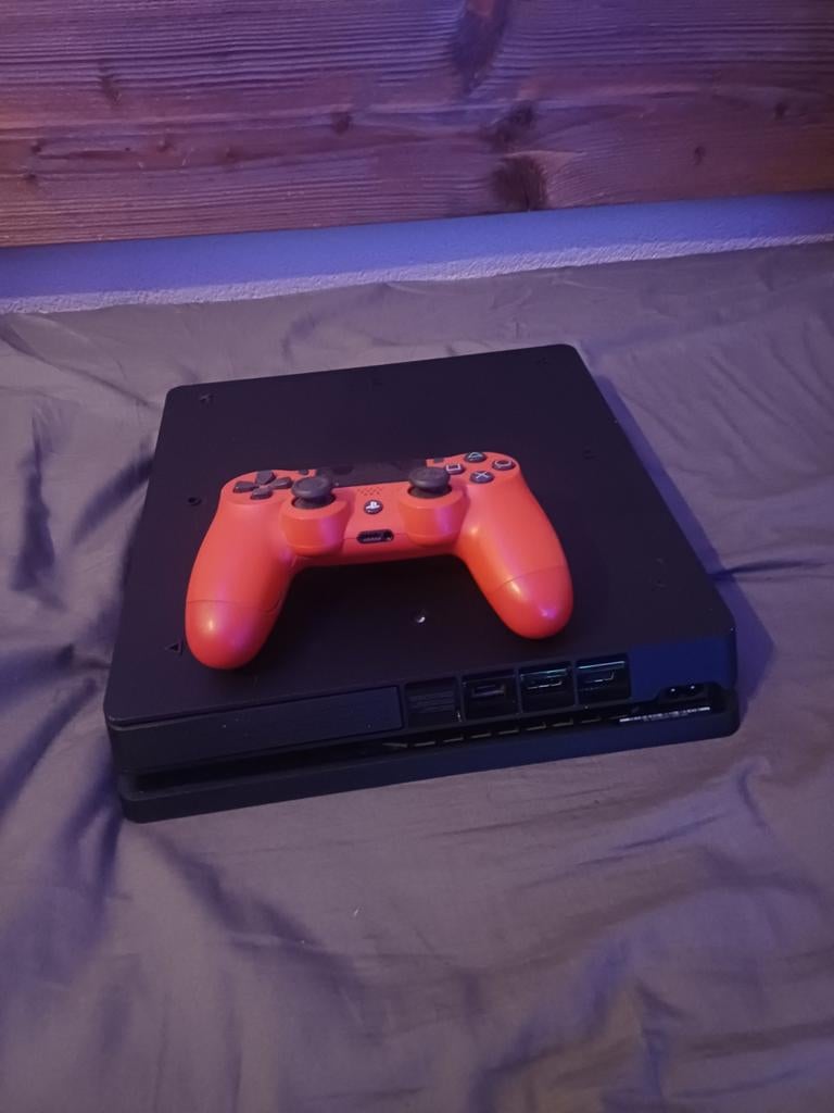 Ps4 Slim + Controller, Ophalen of Verzenden, Zo goed als nieuw, Met 1 controller, Slim