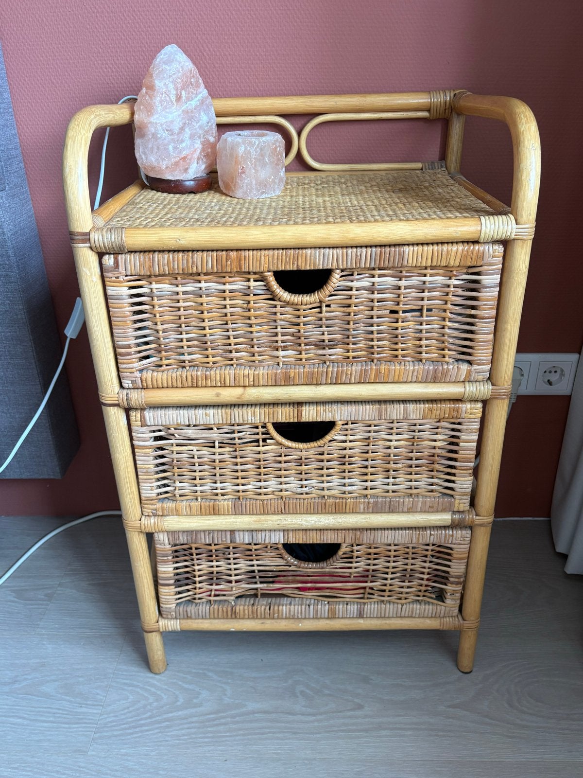 Rotan Nachtkastje/Ladekastje - Boho Vintage Stijl, Huis en Inrichting, Ophalen, Minder dan 50 cm, Gebruikt, 3 of 4 laden