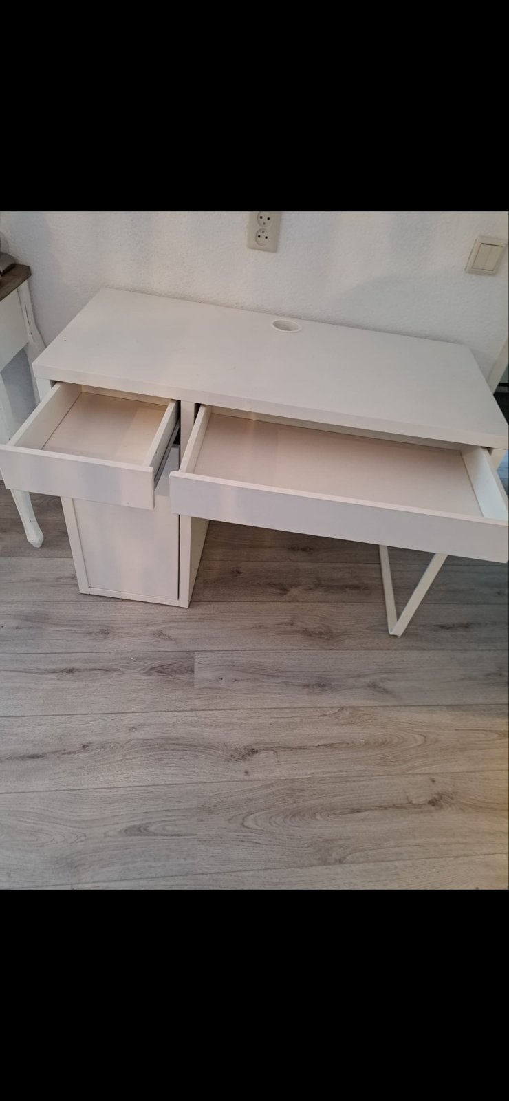Mooi wit bureau met lades - 106x60x75 cm, Ophalen of Verzenden, Met lades, Gebruikt, Wit