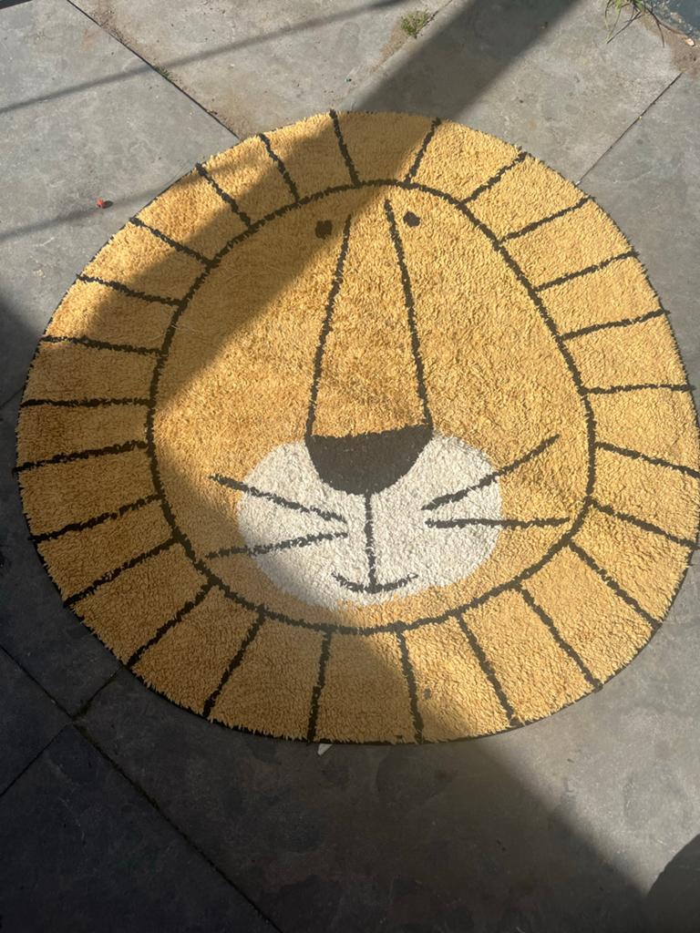 Vloerkleed Tapis Petit leeuw, Ophalen of Verzenden, Rechthoekig, 200 cm of meer
