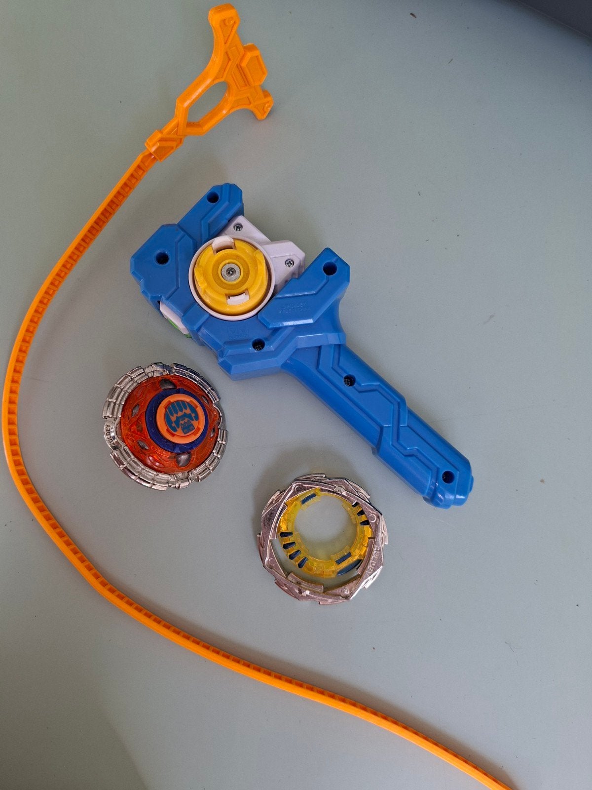 Beyblade tol met launcher en extra zwaardere tol, Ophalen of Verzenden, Gebruikt, Jongen of Meisje