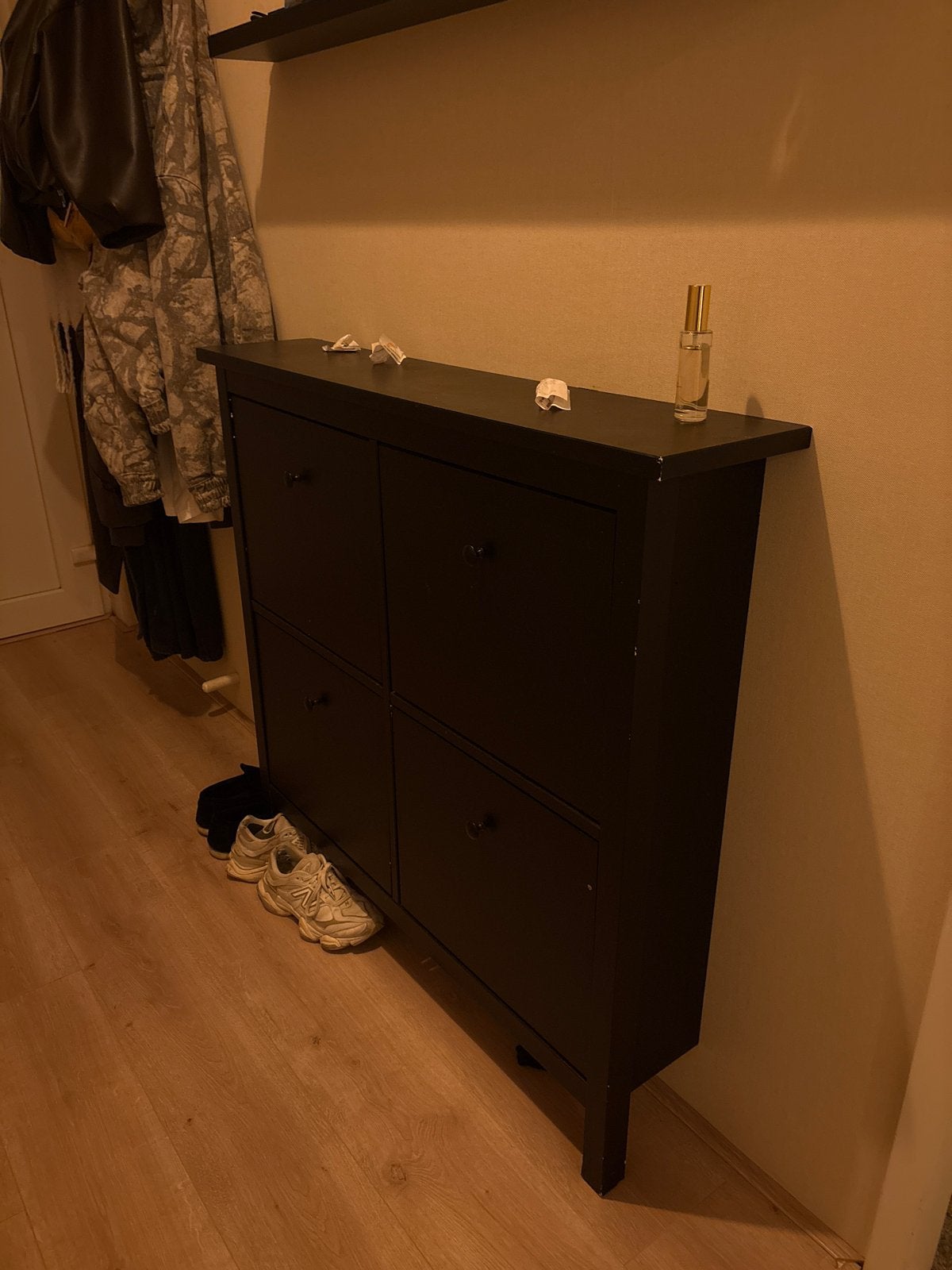 Zwarte schoenenkast met 4 vakken, Huis en Inrichting, Kasten | Schoenenkasten, Ophalen of Verzenden, Gebruikt