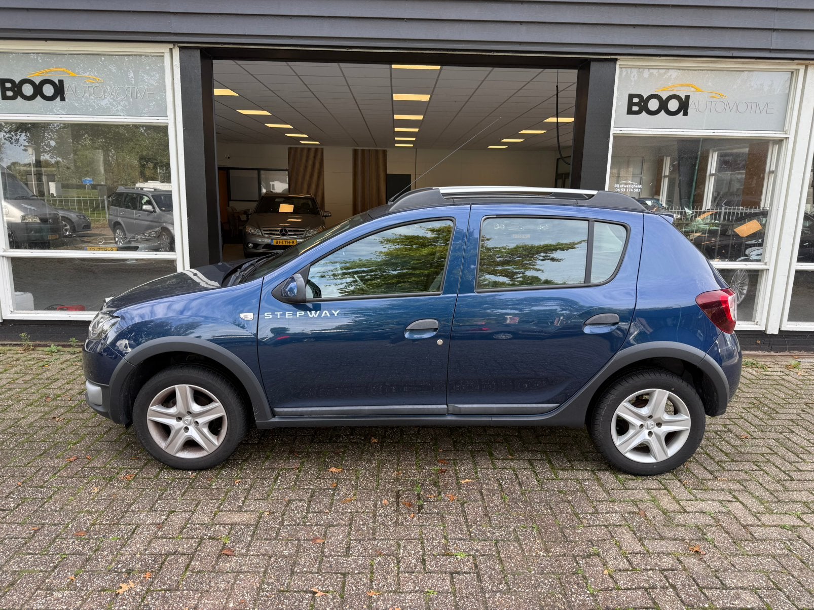 Dacia Sandero 0.9 TCE 66KW Stepway Laureate Trekhaak, Voorwielaandrijving, 898 cc, 1090 kg, Zwart