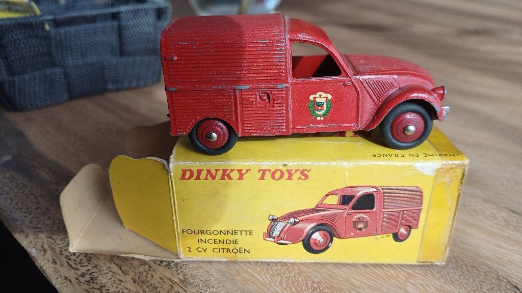 dinky toys citroen 2CV BRANDWEER met  box, no.25D, Ophalen of Verzenden