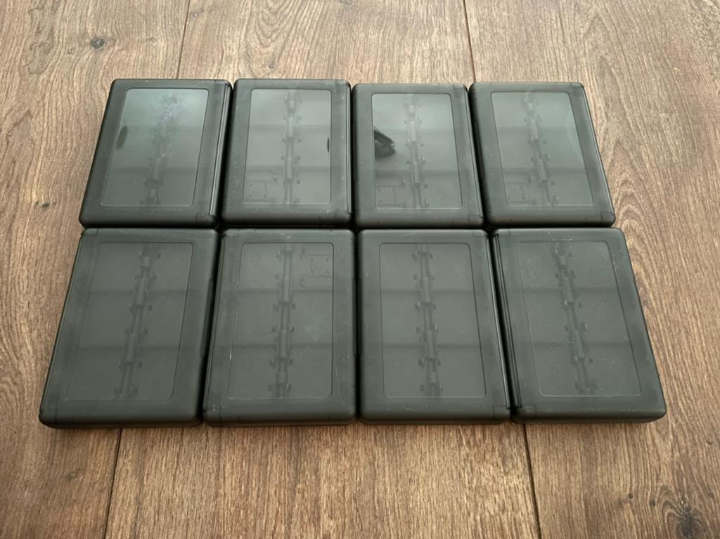 Opbergdozen voor Nintendo DS games, Overige genres, 1 speler, Ophalen of Verzenden, Zo goed als nieuw