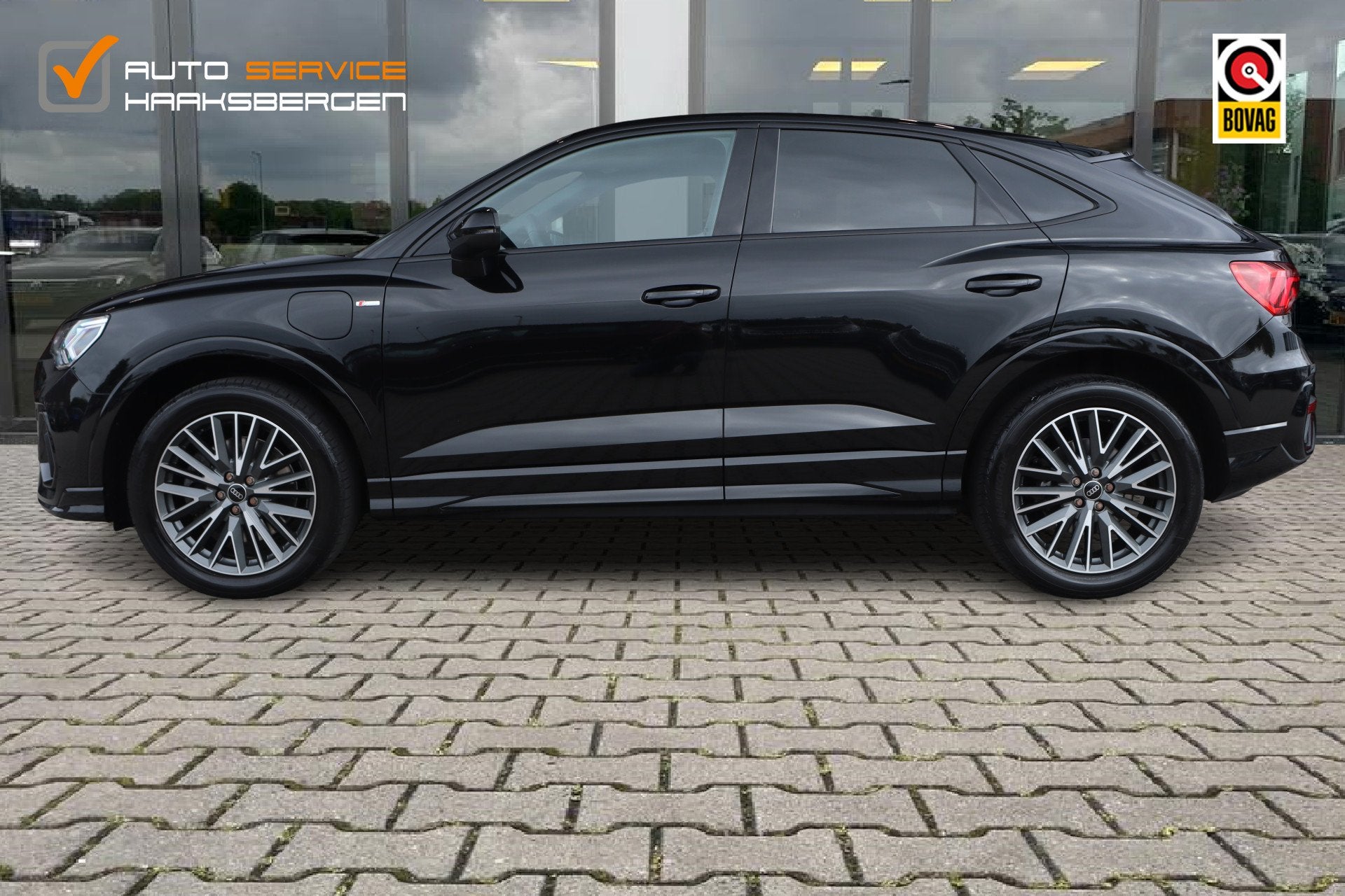 Audi Q3 Sportback 45 TFSI e S-Line | ACC | Camera | 19 Inch, Auto's, Gebruikt, Zwart, Automatische klimaatregeling, Zwart