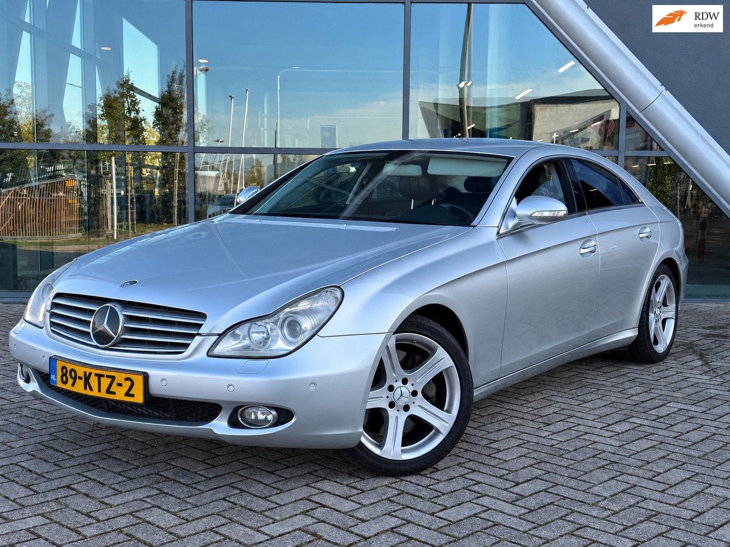 Mercedes-Benz CLS-klasse 500 V8, Stoelverwarming + Koeling,, Auto's, Automaat, Dealer onderhouden, Achterwielaandrijving, Gebruikt
