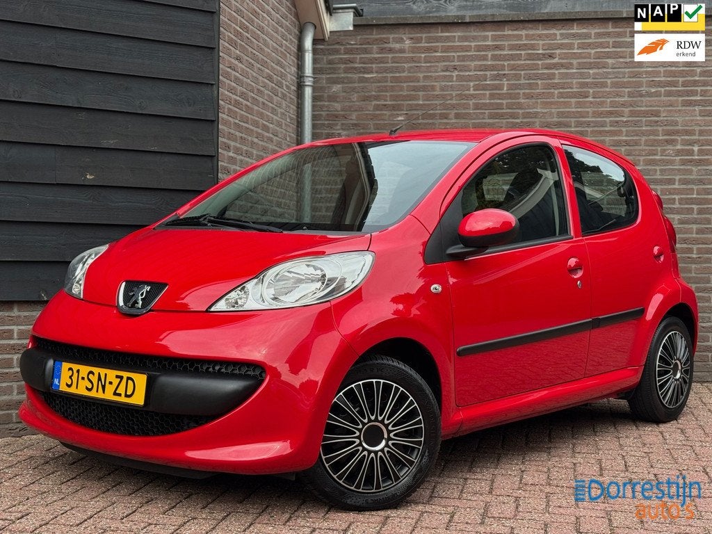 Peugeot 107 1.0-12V XS | Automaat | Airco | 5-deurs | Eerste, Auto's, Peugeot, Stof, Gebruikt, Zwart, 4 stoelen