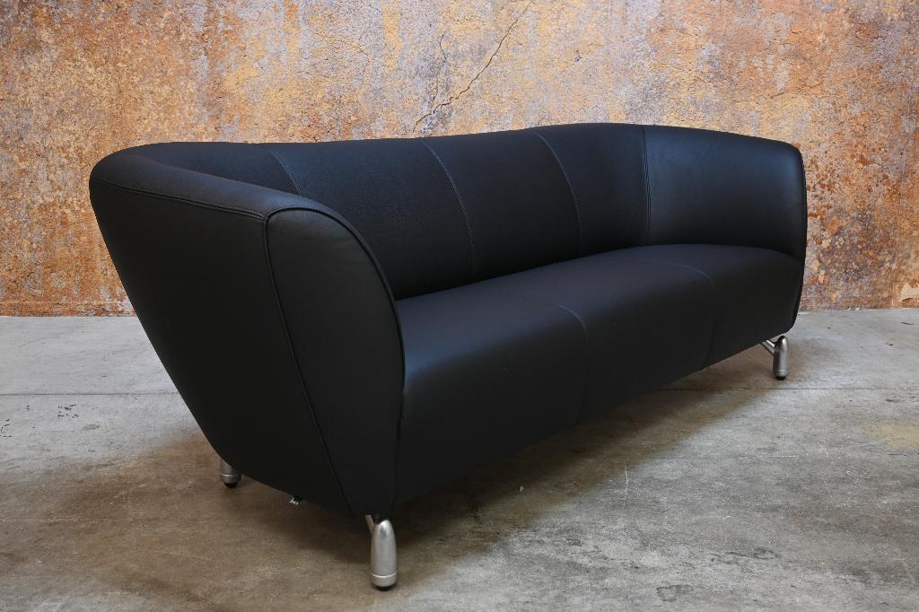NIEUWbeklede zwarte leren Leolux Pupilla design bank, Leolux, Leolux, Driepersoons, 75 tot 100 cm