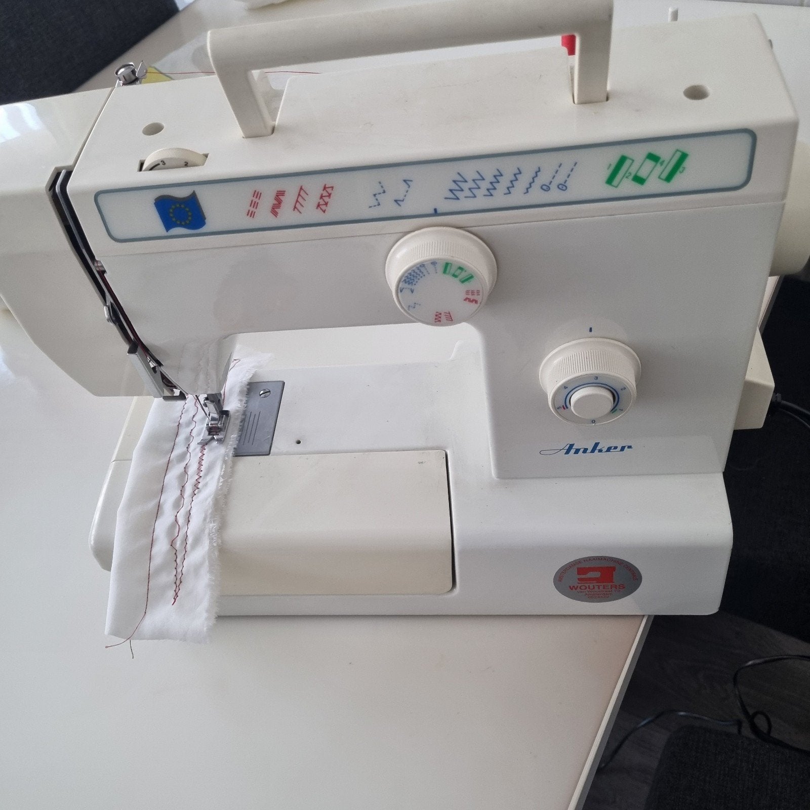 ANKER Naaimachine model:225S met Handleiding en alle behoren, Ophalen, Zo goed als nieuw, Naaimachine, Overige merken