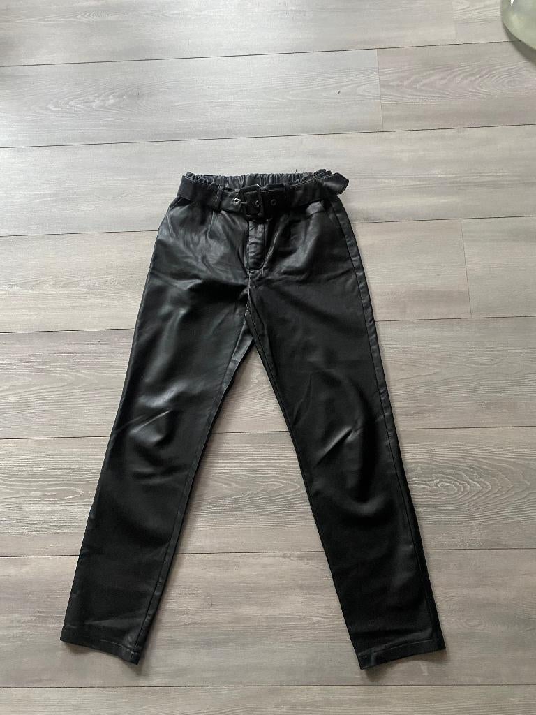 KIDS ONLY imitatieleren broek maat 140, Broek, Meisje, Kids Only, Ophalen of Verzenden