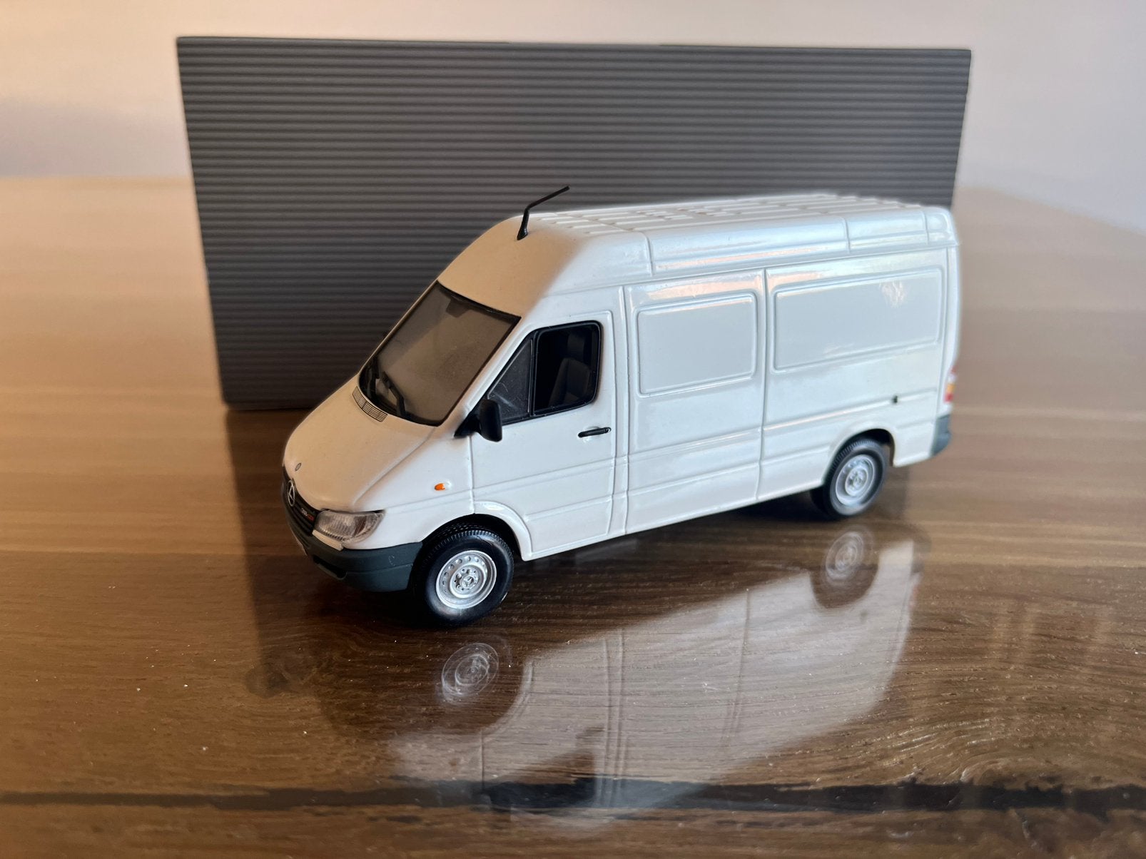 Mercedes-Benz Sprinter bestelbus Minichamps, Ophalen of Verzenden, Zo goed als nieuw, Auto, MiniChamps