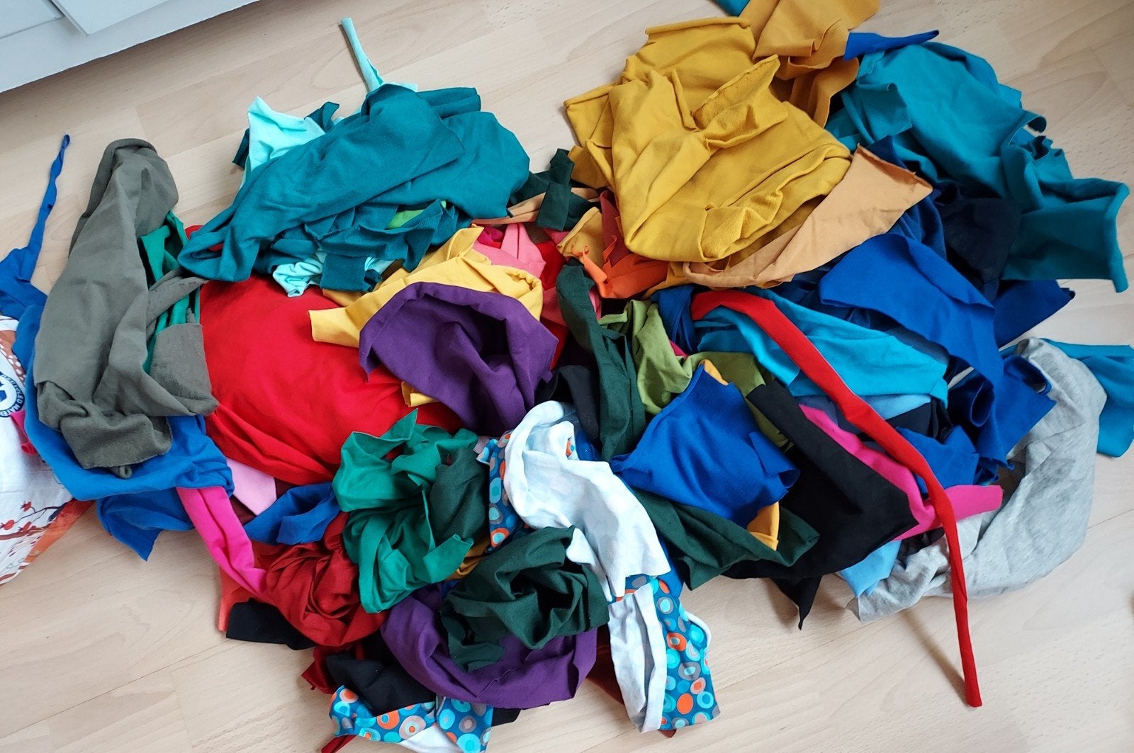 Doos vol reststukken uni tricot, Hobby en Vrije tijd, Stoffen en Lappen, Ophalen of Verzenden, Katoen, 30 tot 200 cm, 120 cm of meer