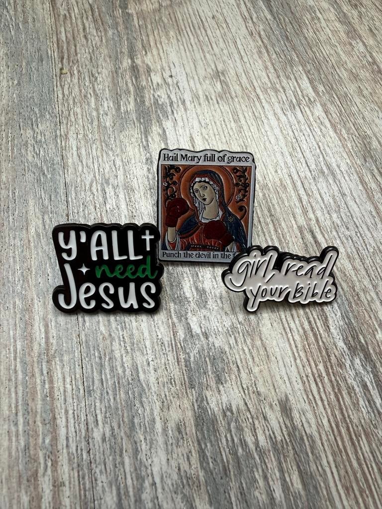 Christelijke pins: Y'all Need Jesus, Maria & Bijbel, Verzamelen, Speldjes, Pins en Buttons, Verzenden, Nieuw, Overige onderwerpen