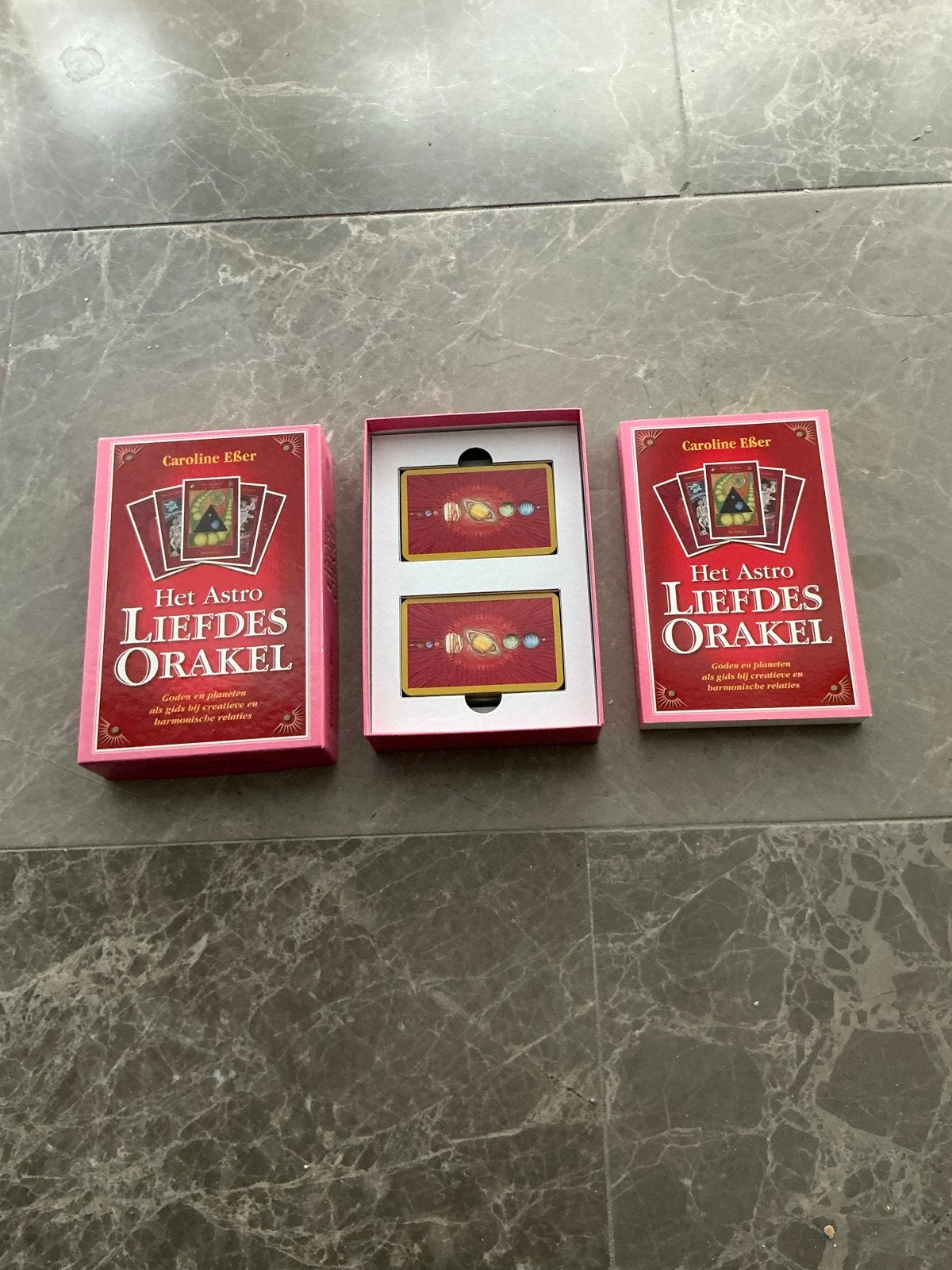 Het Astro Liefdes Orakel van Caroline Eser, Boeken, Ophalen of Verzenden, Zo goed als nieuw, Astrologie, Overige typen