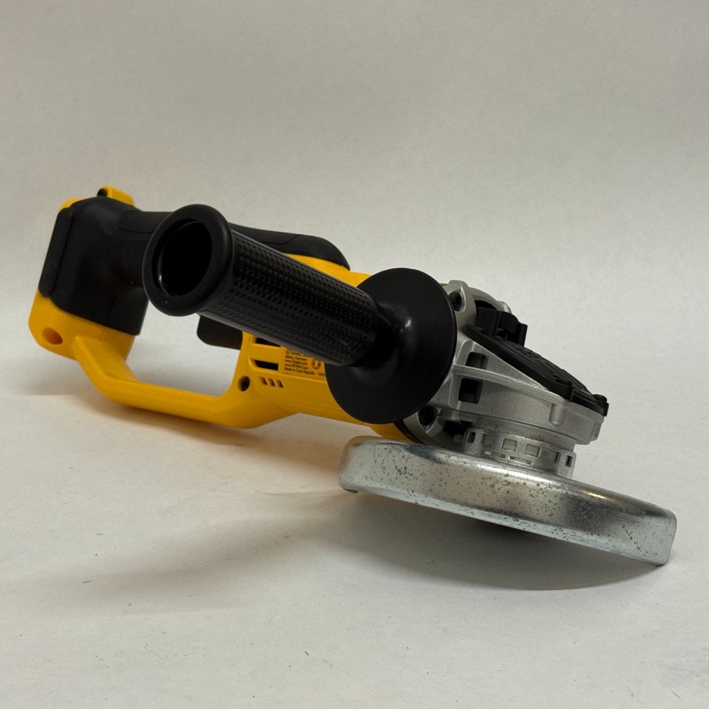 Dewalt DCG412 Haakse Slijper (Body), Dewalt, Zo goed als nieuw, Support@dewalt.com, 701 E. Joppa Road
Towson, MD 21286
USA