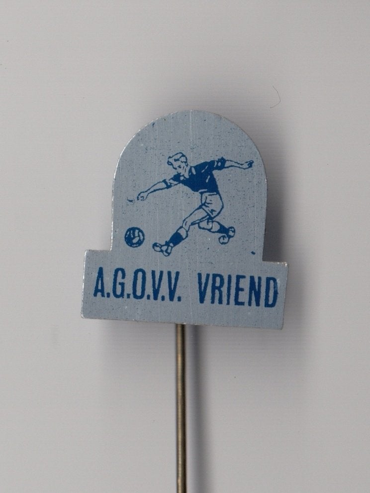 Voetbal AGOVV Vriend Apeldoorn speldje, Gebruikt, Niet vindbaar, Niet vindbaar, Speldje of Pin