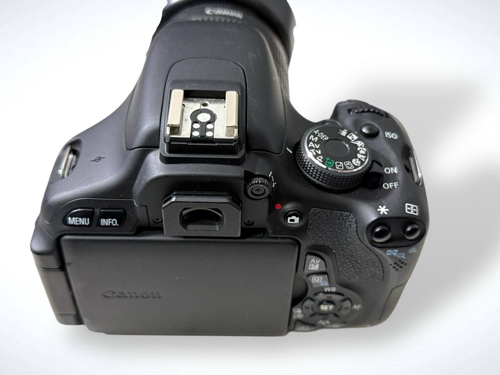 Canon EOS 600D spiegelreflexcamera met twee lenzen, Canon, Spiegelreflex, Canon, Ophalen of Verzenden