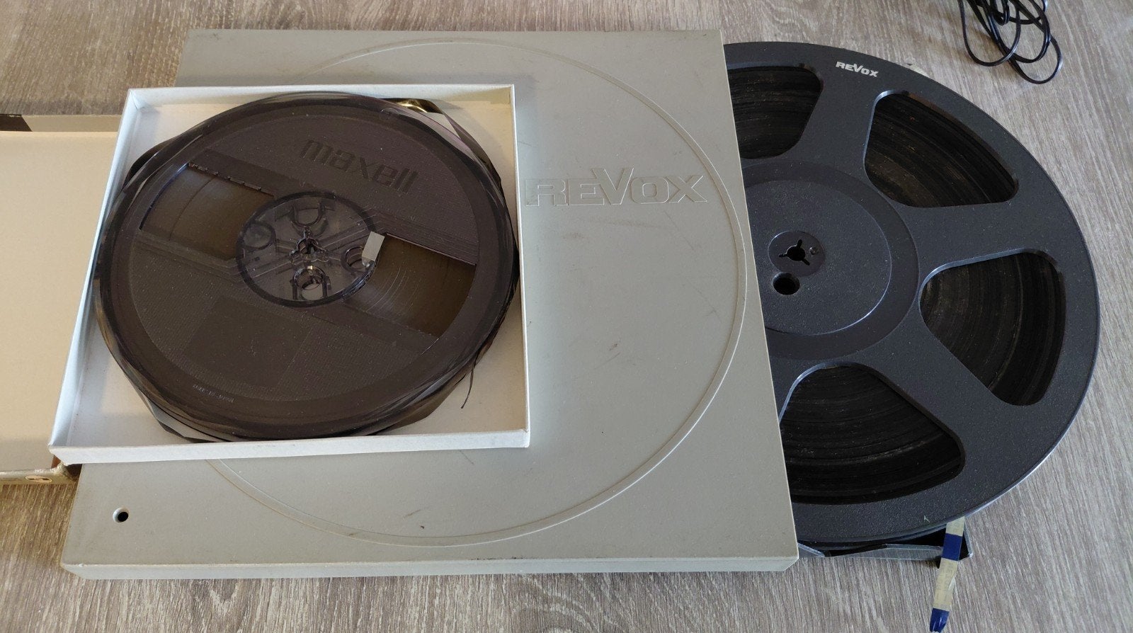 1 x grote revox spoel 1 x kleine Maxwell, Audio, Tv en Foto, Ophalen