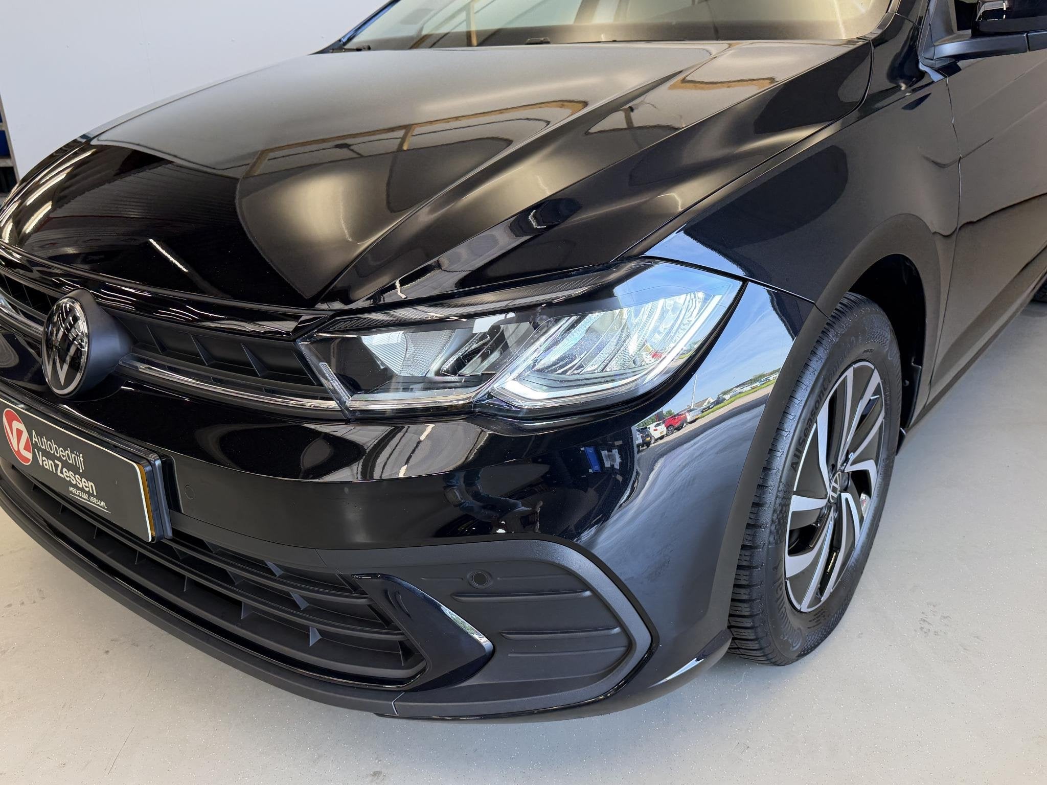 Volkswagen Polo 1.0 TSI Life Edition | Keyless | Stoelverwar, 12 maanden, Stof, Lichtsensor, Zwart