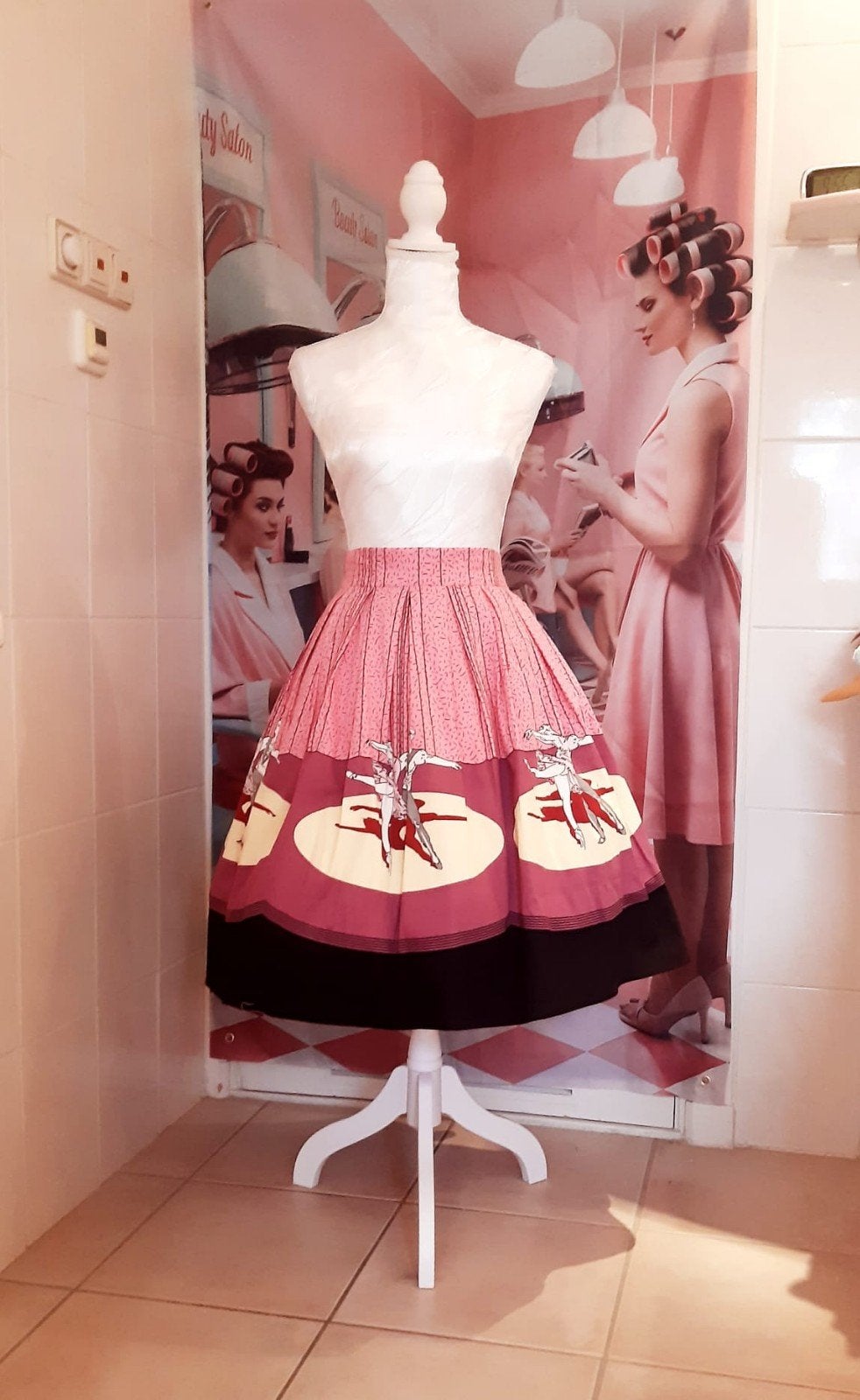 fifty's rockabilly rok, Maat 42/44 (L), Nieuw, Dancing day's by Banned, Onder de knie