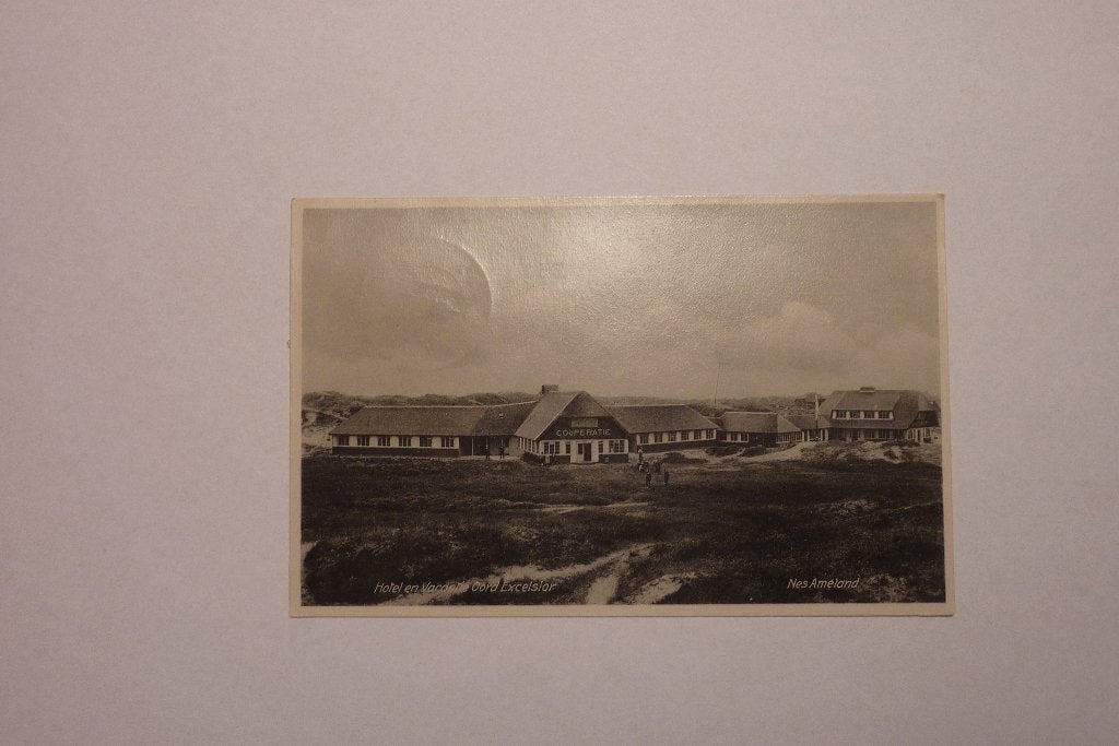 Hotel en Vacantieoord Excelsior Nes Ameland 1935, Ophalen of Verzenden, 1920 tot 1940, Gelopen, Waddeneilanden