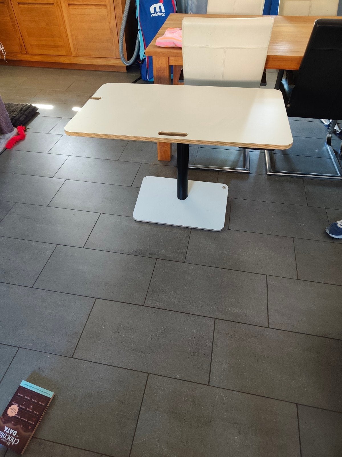 Verrijdbare en in hoogte verstelbaar buro, Ophalen, Gebruikt, Modern, functioneel, 55 tot 75 cm