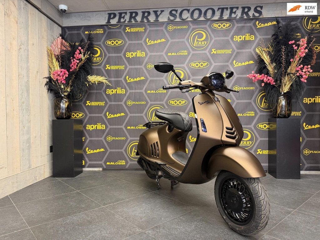 Vespa Scooter 946 125CC EURO5 2026 SPECIALPAINT MARRAKECH BR, Motoren, Scooter, 125 cc, Vespa, 11 kW of minder