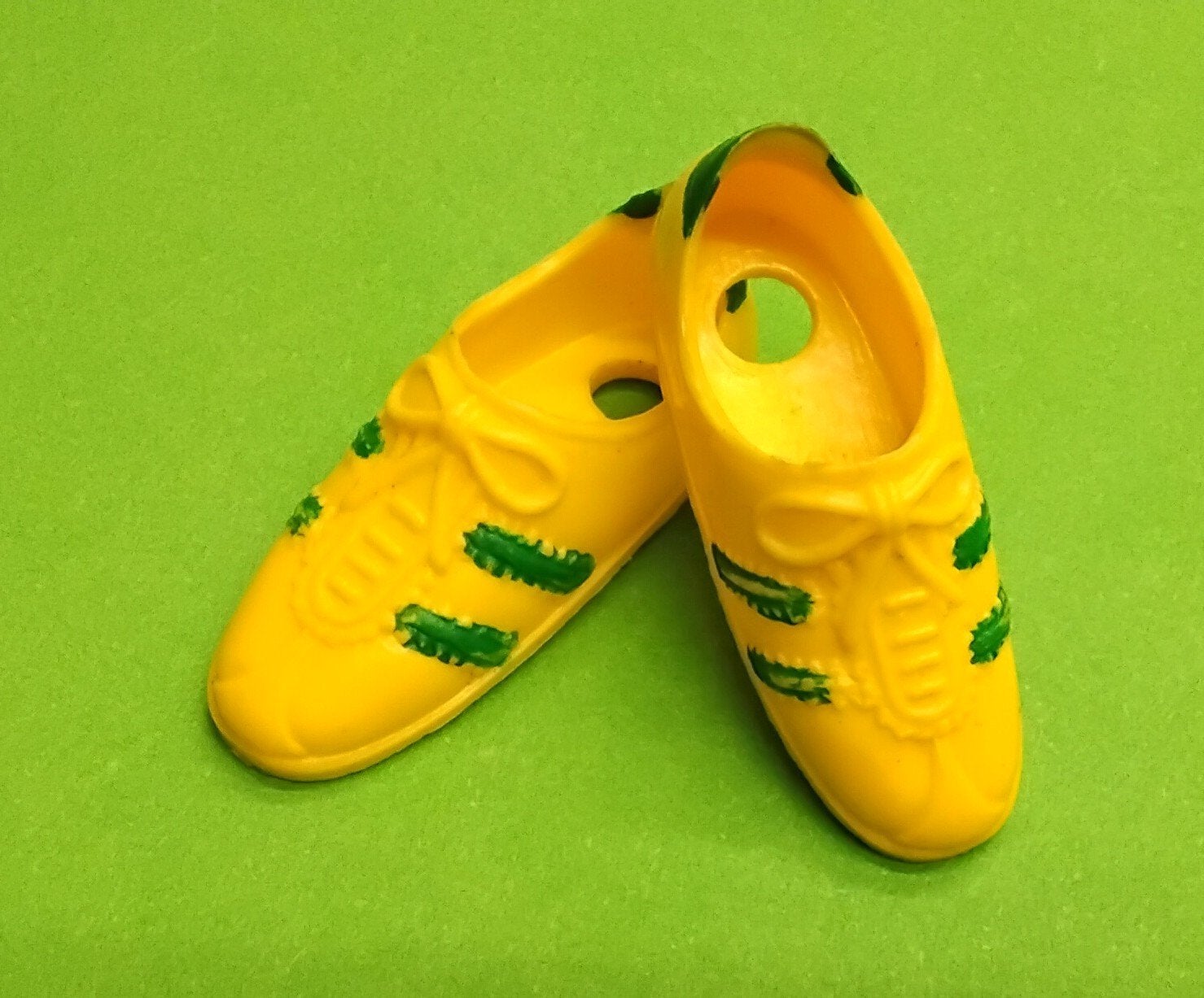 Vintage Barbie"Dusty/Skye"Tennis Schoenen Geel/Groen, Verzenden, Gebruikt, Kleertjes
