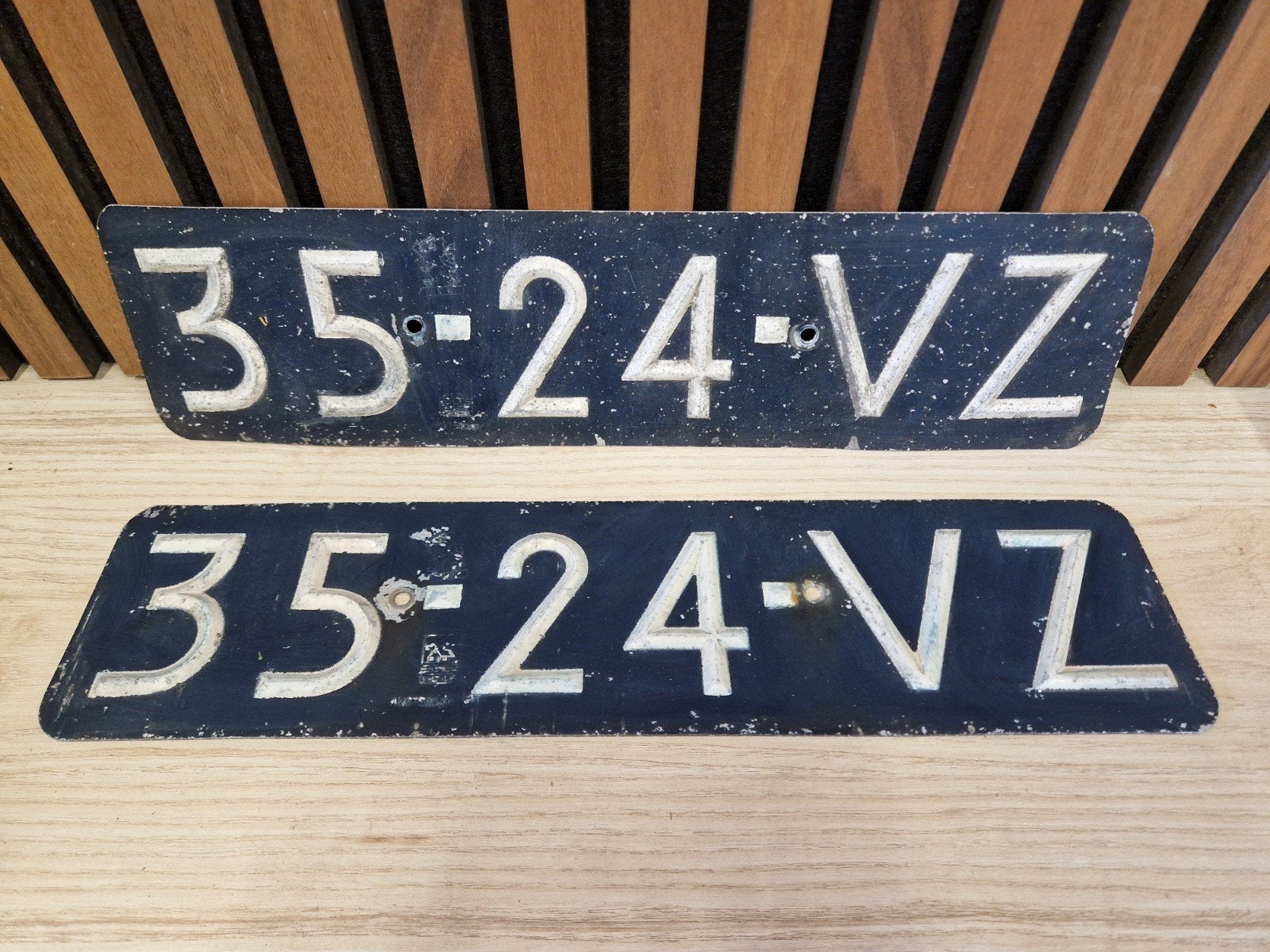 Set oldtimer kentekenplaten 1977 blauw/wit, Ophalen, Gebruikt