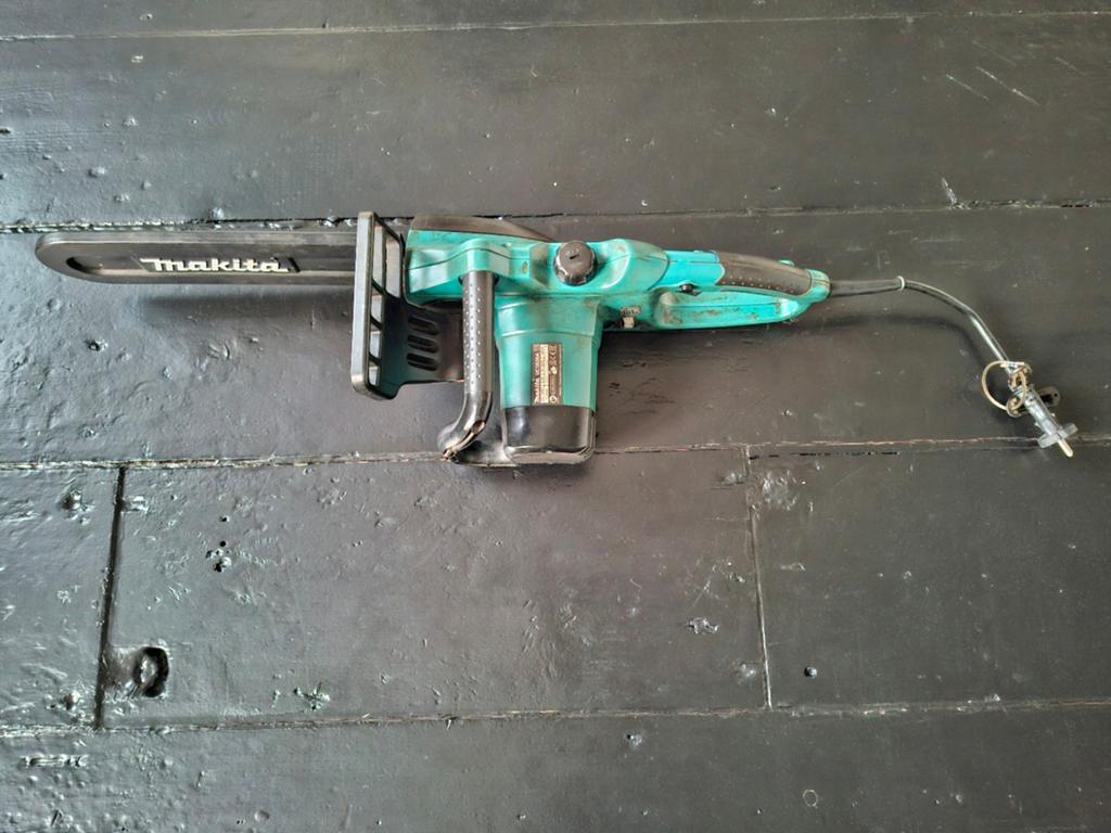 Makita Kettingzaag UC3520A - 1800W, Elektrisch, Doe-het-zelf en Verbouw, Gereedschap | Zaagmachines, Gebruikt, Kettingzaag, Ophalen of Verzenden