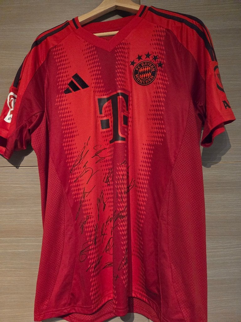 Gesigneerd Voetbalshirt FC Bayern Munchen 2024-2025, Verzamelen, Ophalen of Verzenden, Zo goed als nieuw, Buitenlandse clubs, Shirt