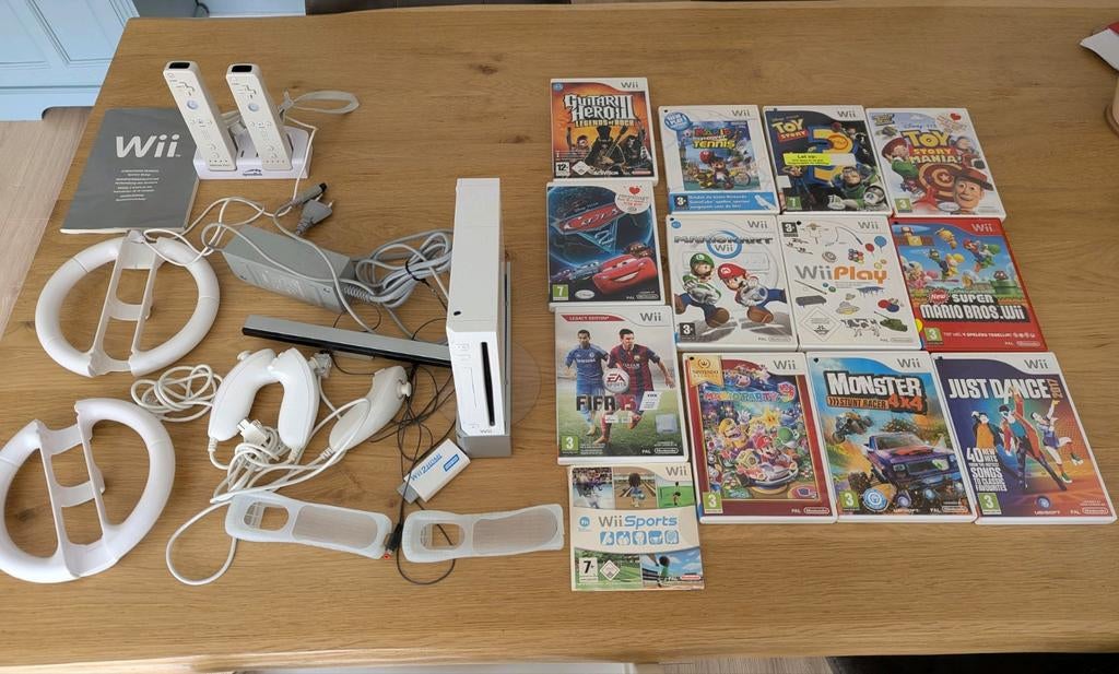 Groot Wii pakket: console, controllers en 13 spellen, Gebruikt, Overige genres, Eén computer, Ophalen of Verzenden