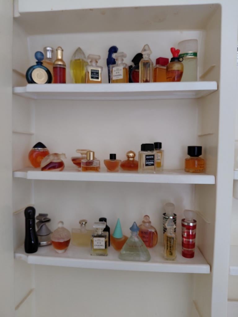 PARFUM  MINIATUREN  zie foto's, Ophalen, Zo goed als nieuw, Miniatuur