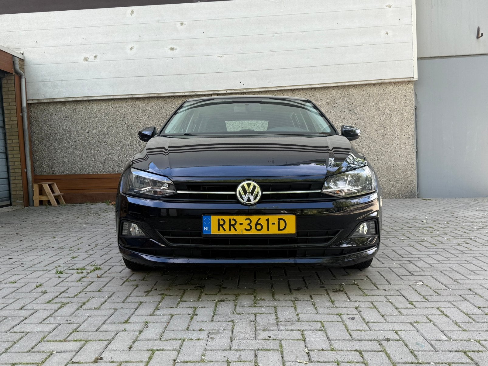 Volkswagen Polo 1.0 TSI 2018 Zwart, Auto's, Voorwielaandrijving, 40 €/maand, Origineel Nederlands, Handgeschakeld
