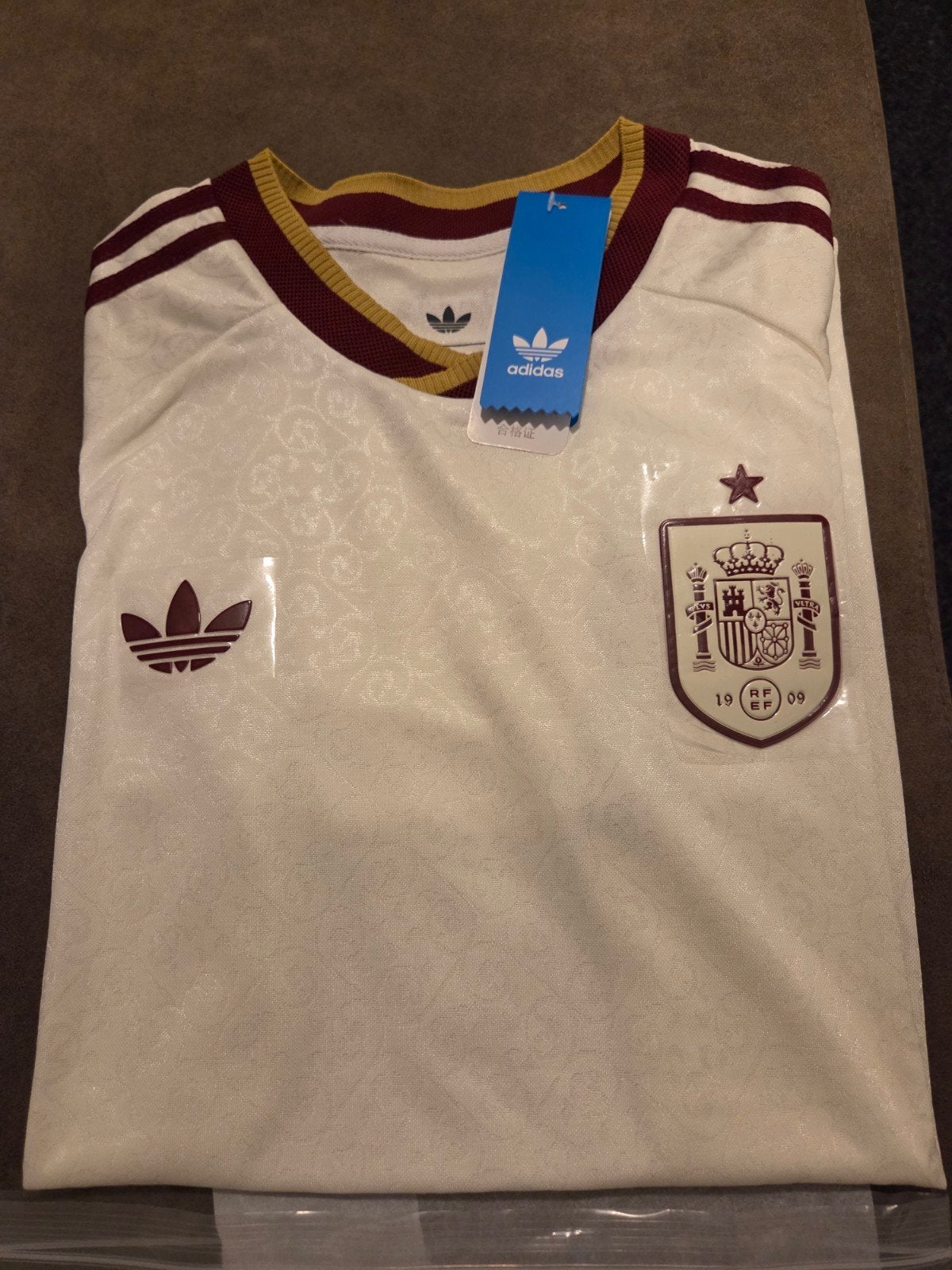 Spanje Voetbalshirt Maat M - Zo goed als nieuw, Maat 48/50 (M), Wit, Ophalen of Verzenden, Zo goed als nieuw