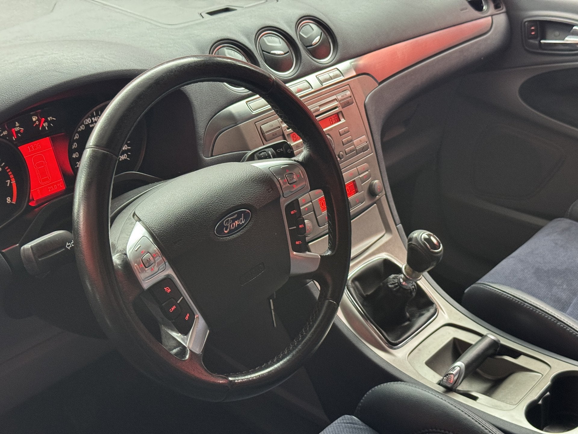 Ford S-Max 2.5-20V Turbo | Climate Control | Trekhaak | 220, Auto's, Voorwielaandrijving, Gebruikt, 1581 kg, Leder en Stof