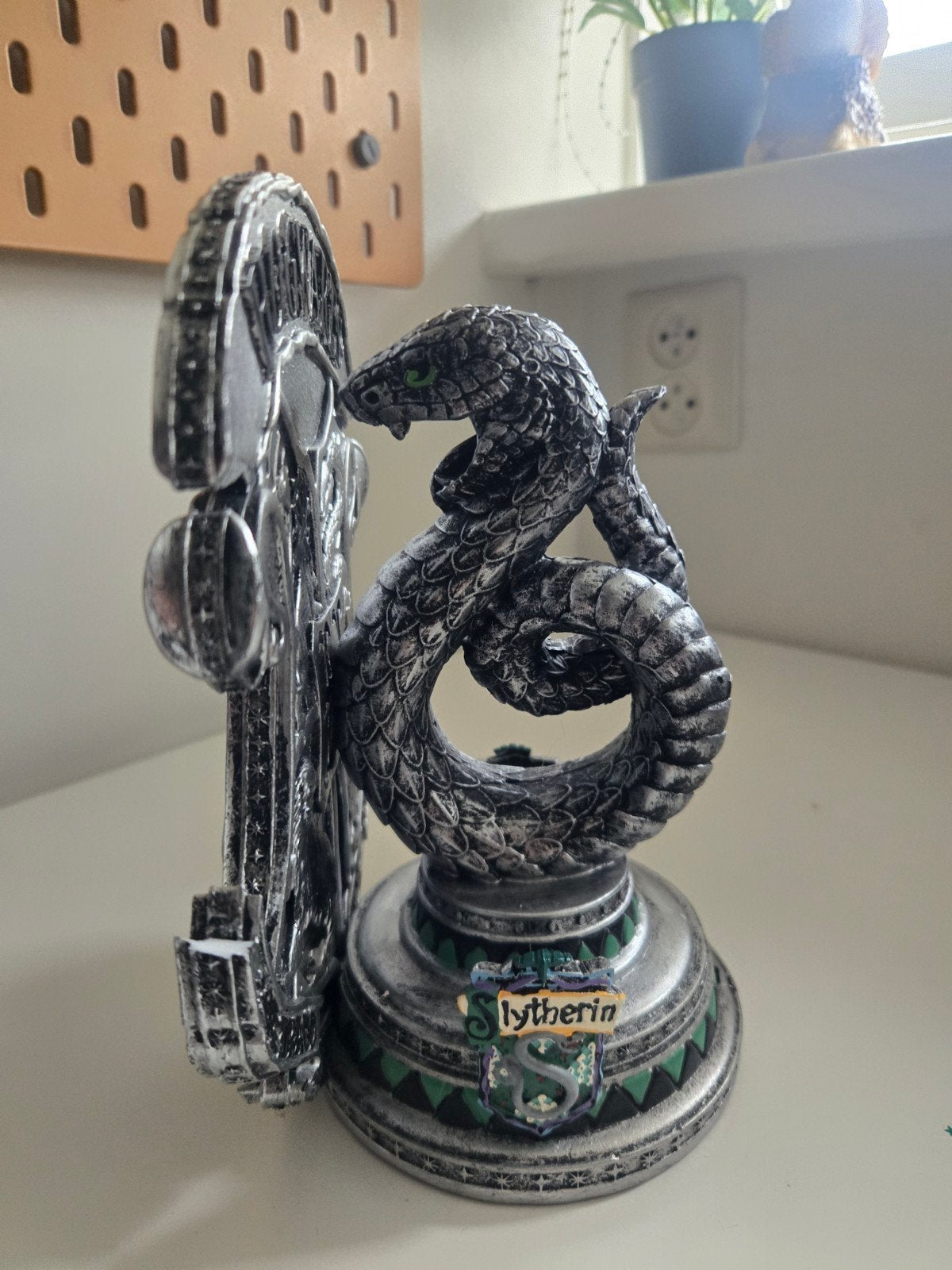 Harry Potter Slytherin Boekensteun - Nemesis Now, Ophalen, Zo goed als nieuw, Gebruiksvoorwerp