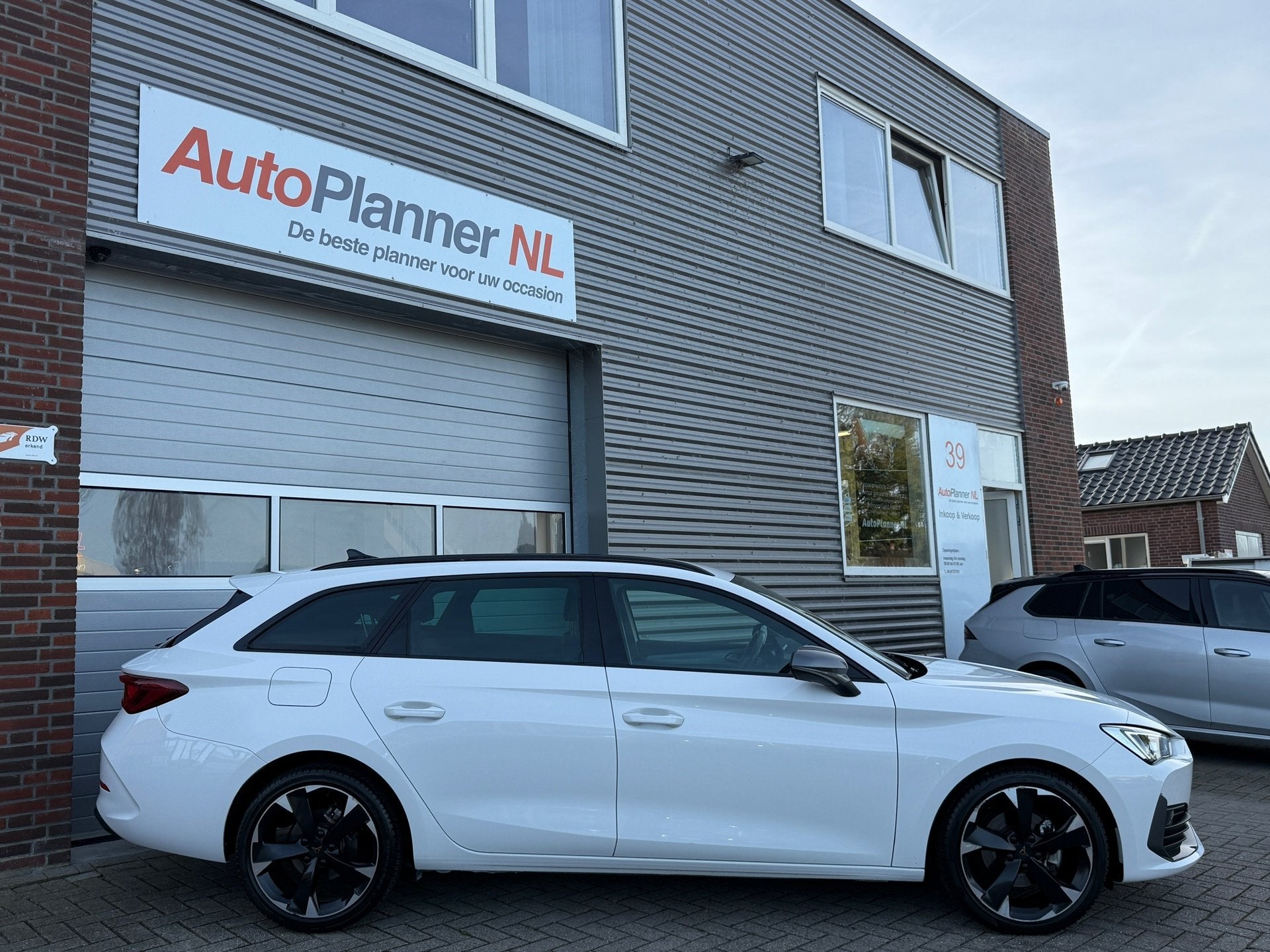 Cupra Leon Sportstourer 1.5 eTSI! Incl. Btw! Carplay! Sfeer., Auto's, Zwart, 4 cilinders, 150 pk, Leon