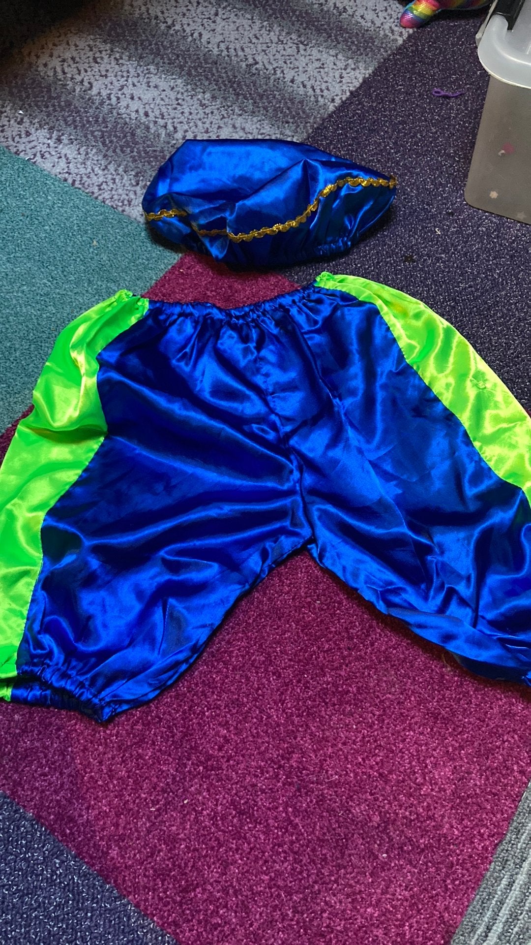 Gratis pietenbroek en muts, Ophalen of Verzenden, Zo goed als nieuw, Jongen of Meisje