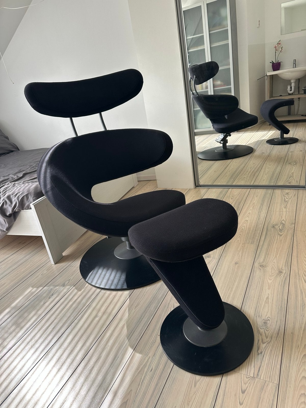 Varier Peel fauteuil met voetenbank - Zwart, Ophalen, Zwart, Zo goed als nieuw, Eén