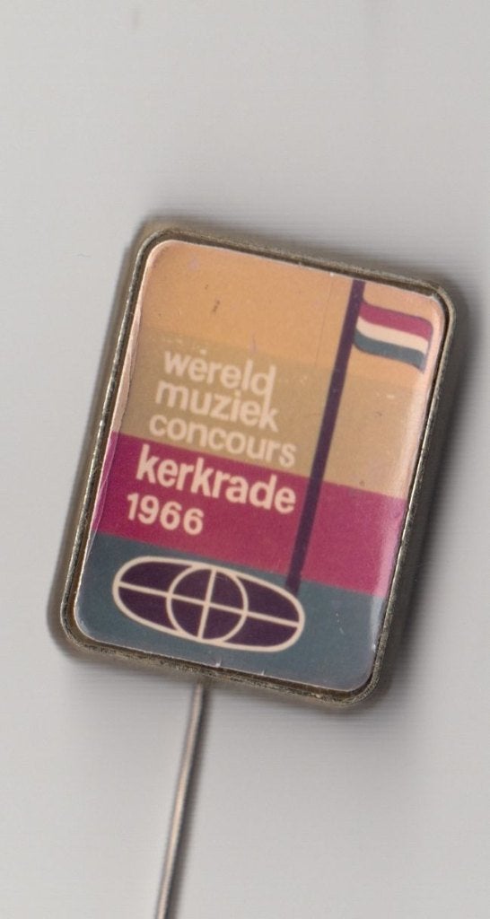 Kerkrade WMC Wereld Muziekconcours plasticl speldje, Verzamelen, Gebruikt, Niet vindbaar, Niet vindbaar, Speldje of Pin