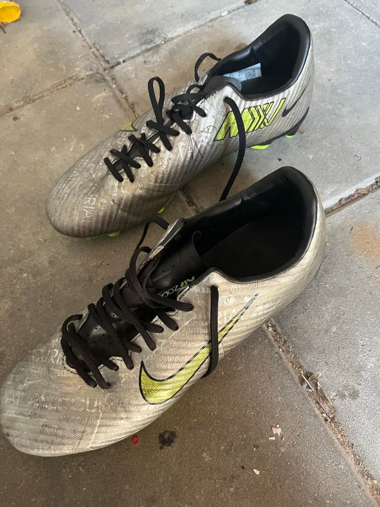 Cristiano Ronaldo Voetbalschoenen Maat 42 Jongens/Meisjes, Sport en Fitness, Voetbal, Ophalen of Verzenden, Gebruikt, Schoenen