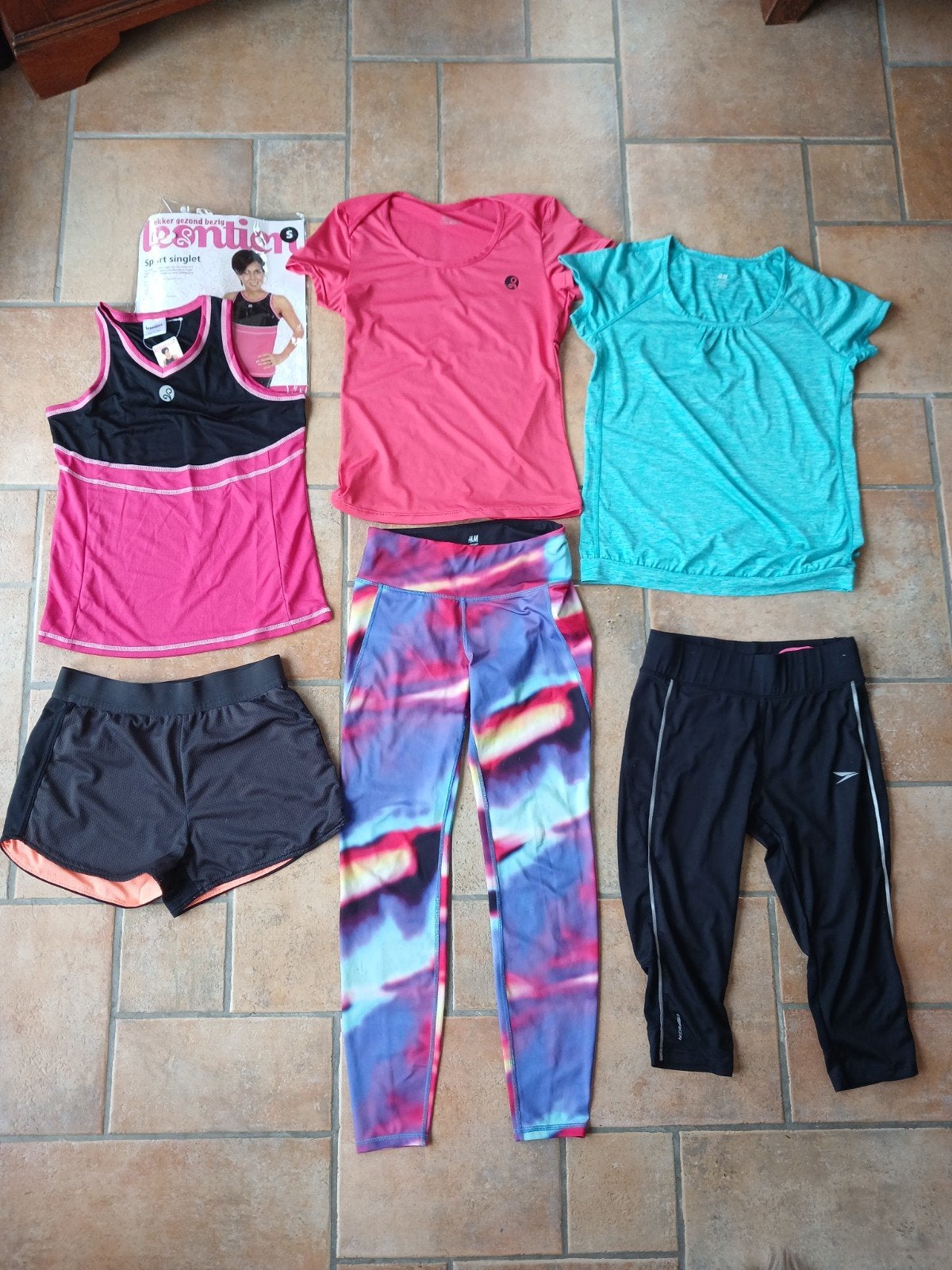 pakket sportkleding maat S, Maat 38/40 (M), Meerkleurig, Ophalen of Verzenden, Fitness of Aerobics